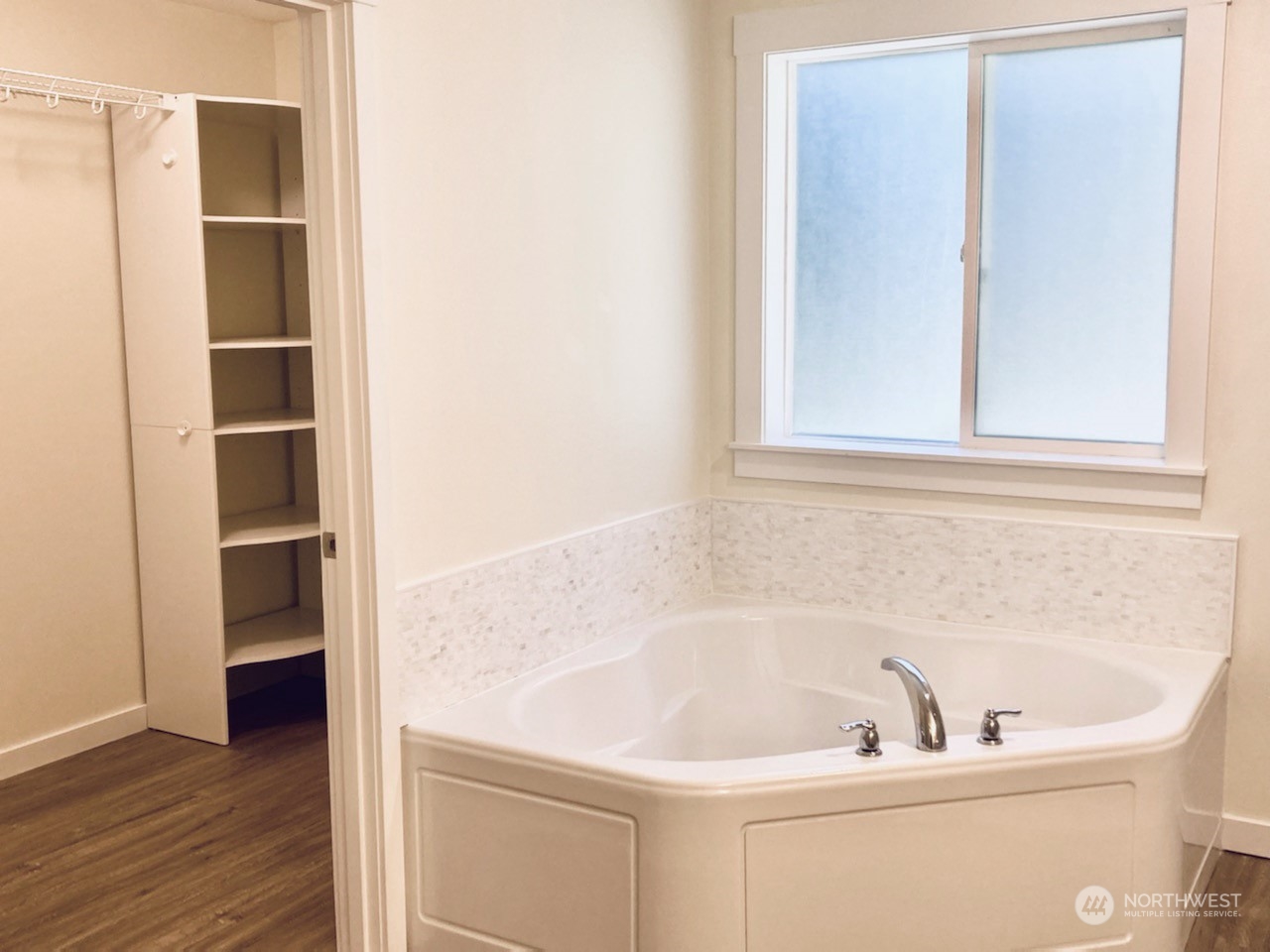 3610 East Log Cabin Road Clinton, WA 98236 - Photo 12 of 33