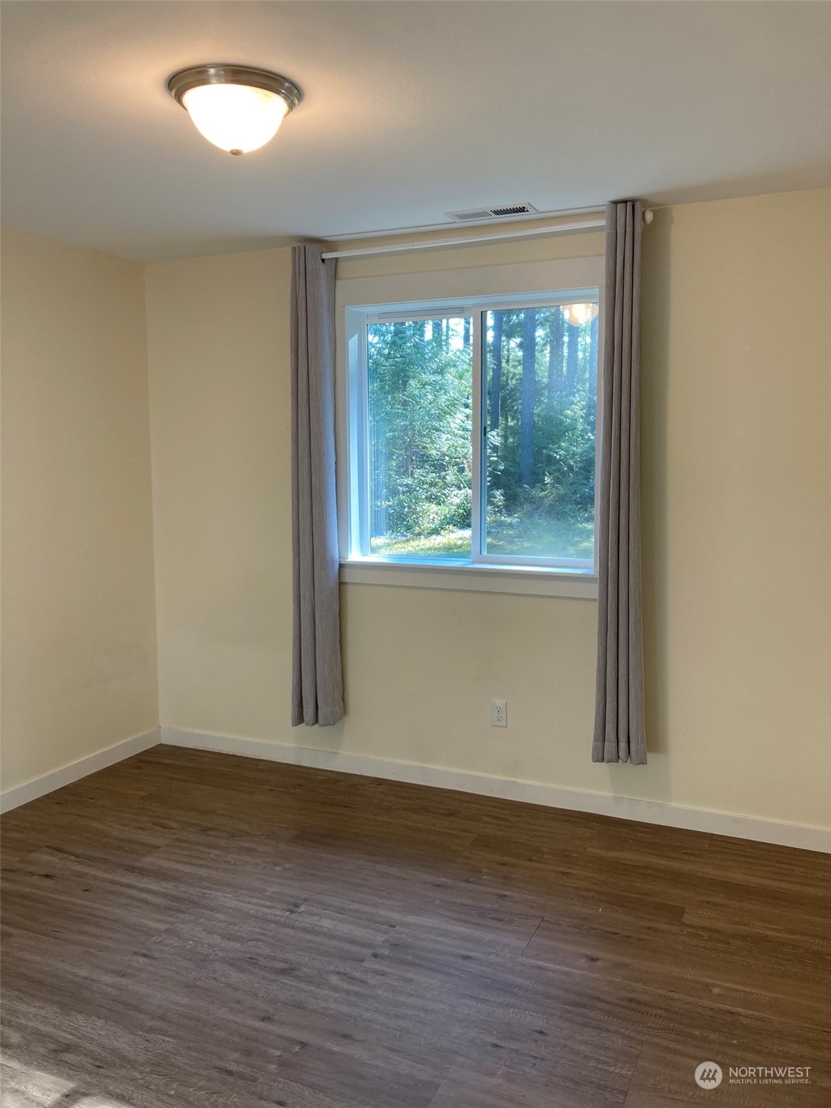 3610 East Log Cabin Road Clinton, WA 98236 - Photo 15 of 33