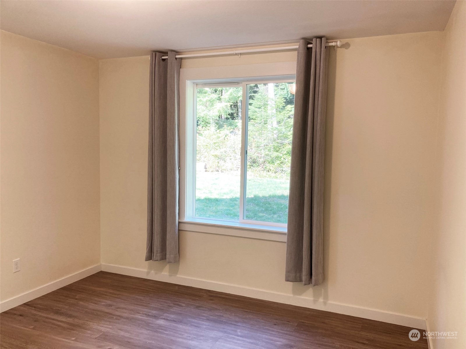 3610 East Log Cabin Road Clinton, WA 98236 - Photo 20 of 33