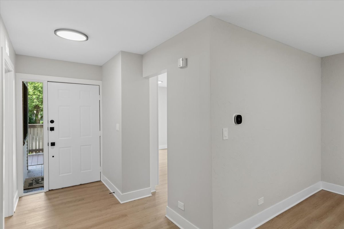 3082 Antelope Springs Road Northbrook, IL 60062 - Photo 2 of 28