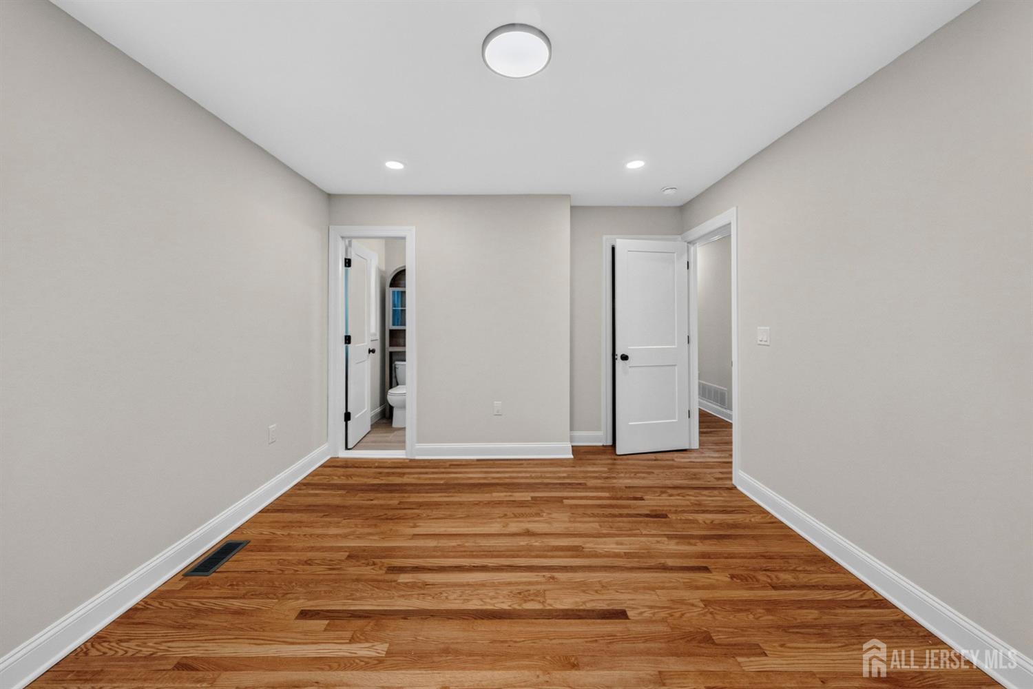 34 Larchmont Road Edison, NJ 08837 - Photo 31 of 38