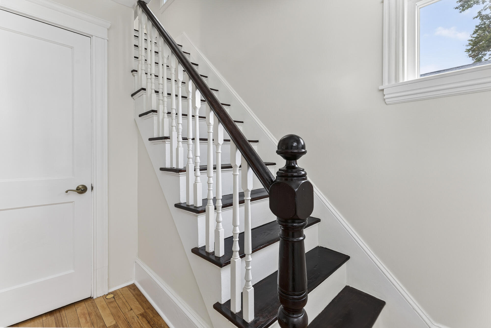 34 Romano Road South Portland, ME 04106 - Photo 5 of 23 Staircase