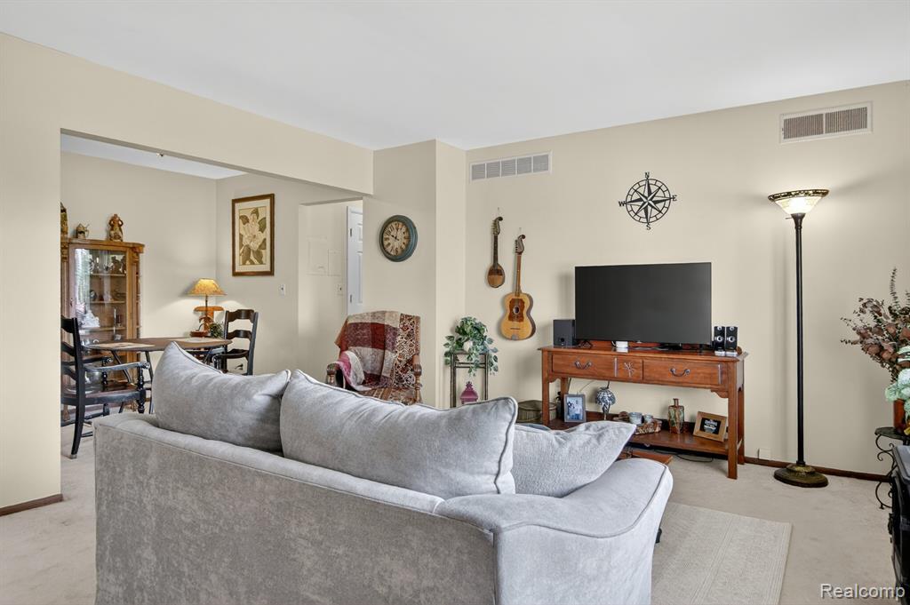 24111 Meridian Road, Unit 116 Grosse Ile, MI 48138 - Photo 8 of 26
