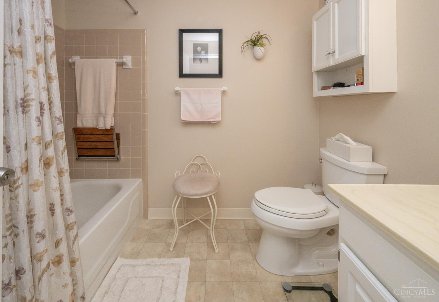 541 Davis Road, Unit 10 Cincinnati, OH 45255 - Photo 12 of 19