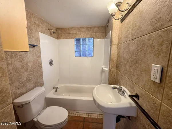 $1,440 | 308 East Vogel Avenue, Unit 2, Phoenix, AZ 85020