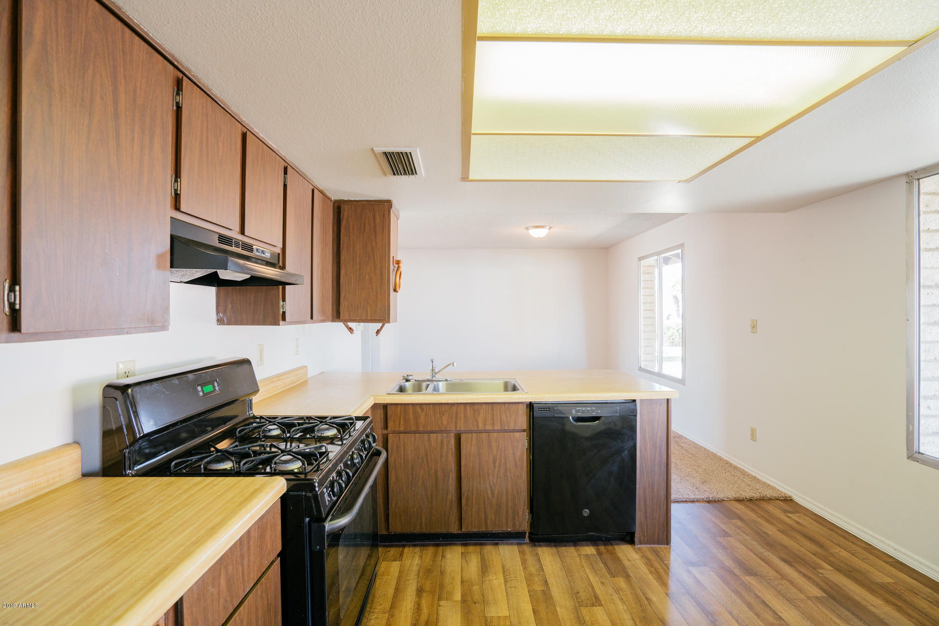 2331 West Bloomfield Road Phoenix, AZ 85029 - Photo 3 of 22 photo_03