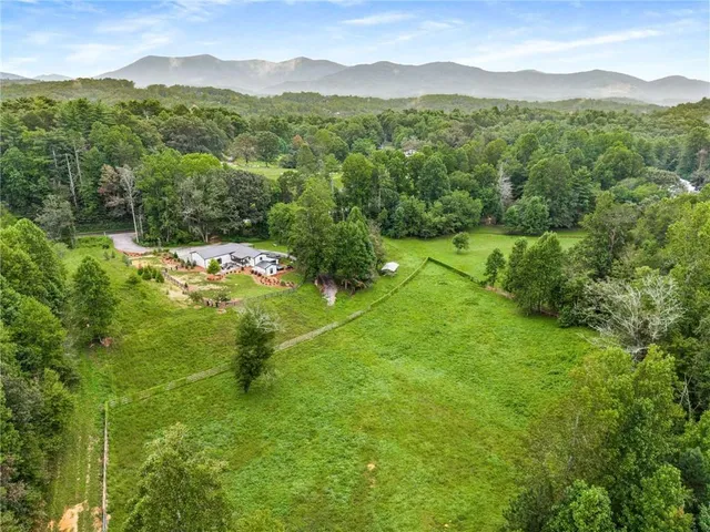 $835,000 | 8393 Boardtown Road, Ellijay, GA 30540