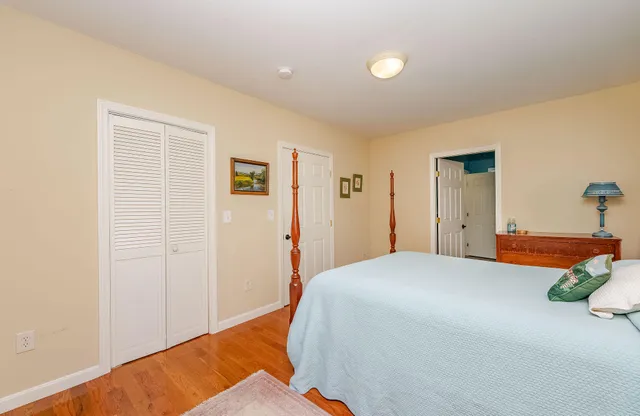 $798,000 | 10 Crescent View Avenue, Cape Elizabeth, ME 04107