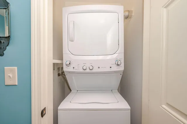 $798,000 | 10 Crescent View Avenue, Cape Elizabeth, ME 04107