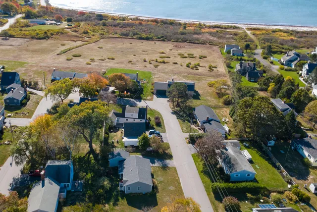 $798,000 | 10 Crescent View Avenue, Cape Elizabeth, ME 04107