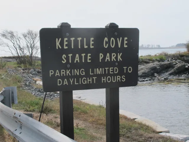 $798,000 | 10 Crescent View Avenue, Cape Elizabeth, ME 04107