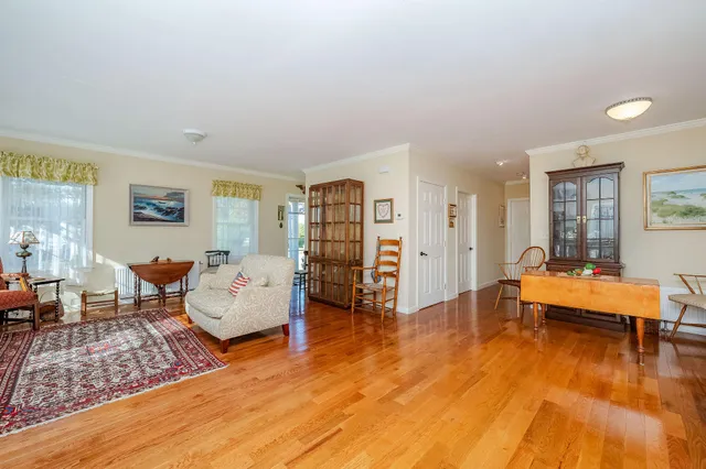 $798,000 | 10 Crescent View Avenue, Cape Elizabeth, ME 04107