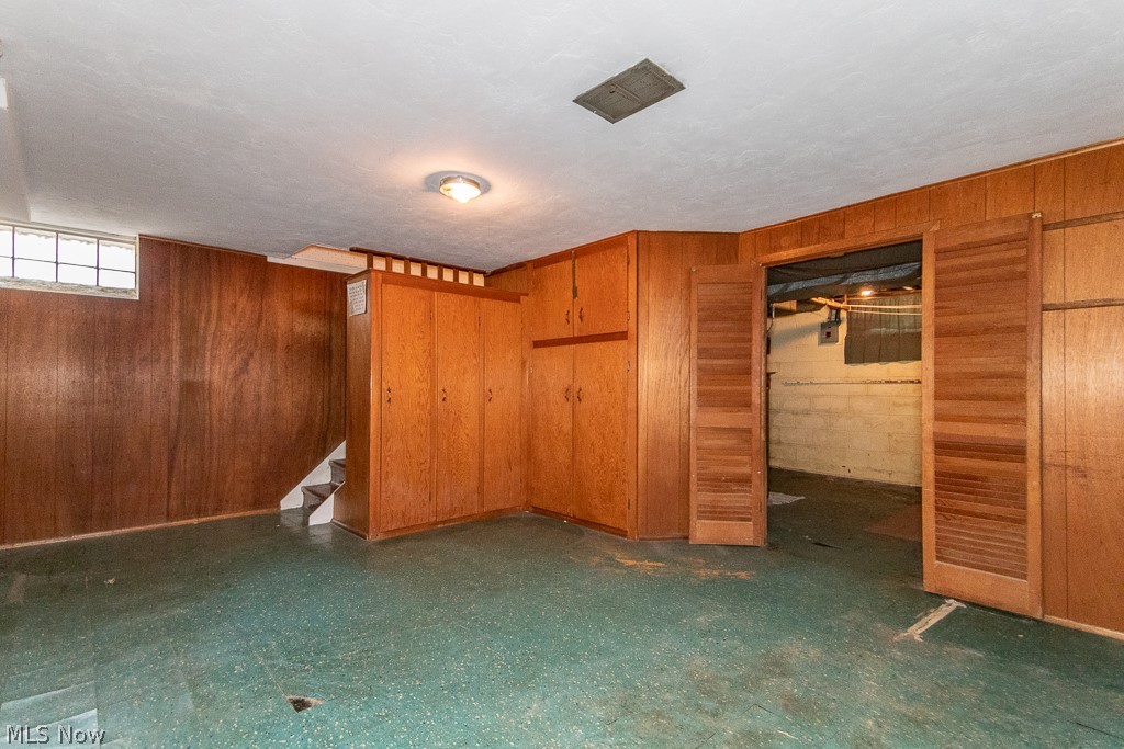 5258 East Farnhurst Road Cleveland, OH 44124 - Photo 28 of 39 Gallery Image 28