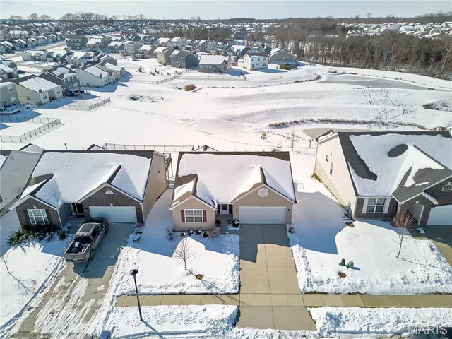 $319,900 | 115 Dark Horse Court, Wentzville, MO 63385