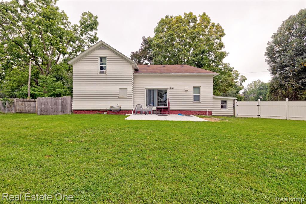 175 North Hospital Road Waterford, MI 48327 - Photo 24 of 26