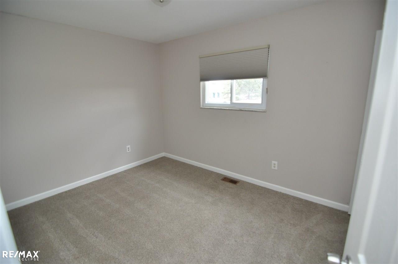 44585 Merrill Road Sterling Heights, MI 48314 - Photo 11 of 18 31309902-10.JPG