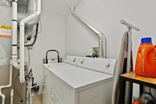 222 South Racine Avenue, Unit 207 Chicago, IL 60607 - Photo 26 of 27 a utility room with dryer and washer