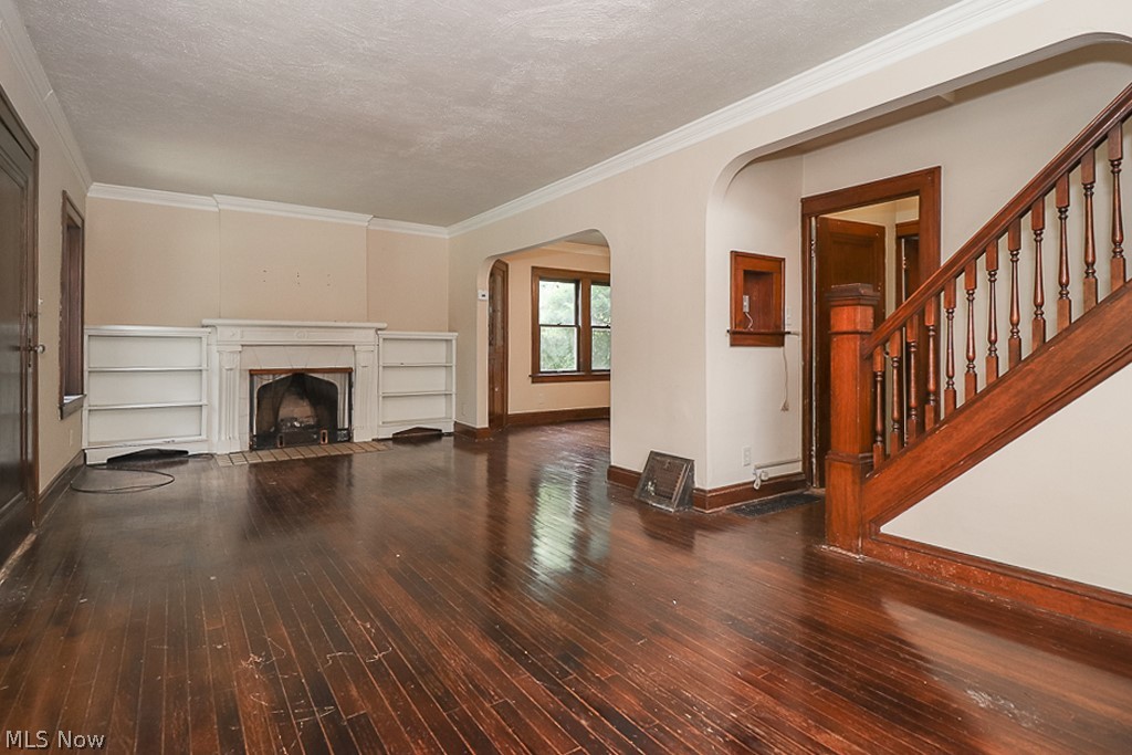1175 Pomona Road Cleveland Heights, OH 44121 - Photo 4 of 34