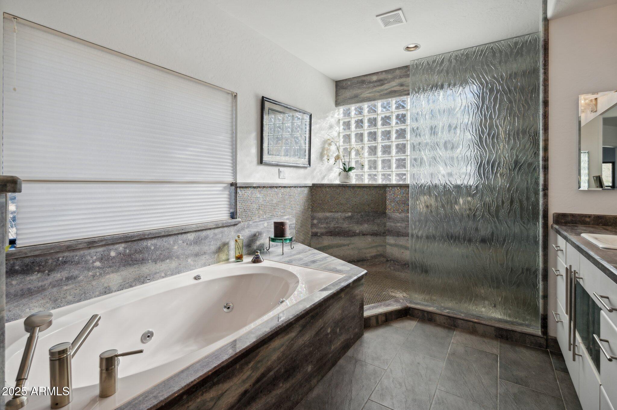 1721 East Hatcher Drive Phoenix, AZ 85020 - Photo 22 of 45 31-web-or-mls-1721-e-hatcher-dr