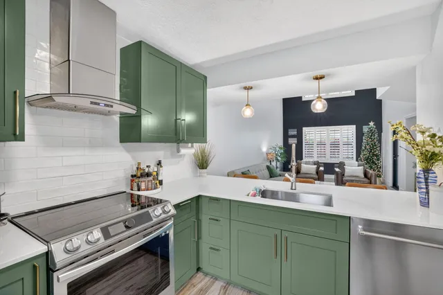 $575,000 | 237 City View Drive, Unit 237, Fort Lauderdale, FL 33311