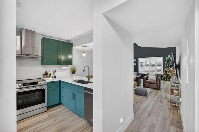 $575,000 | 237 City View Drive, Unit 237, Fort Lauderdale, FL 33311