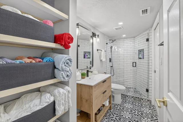 $575,000 | 237 City View Drive, Unit 237, Fort Lauderdale, FL 33311