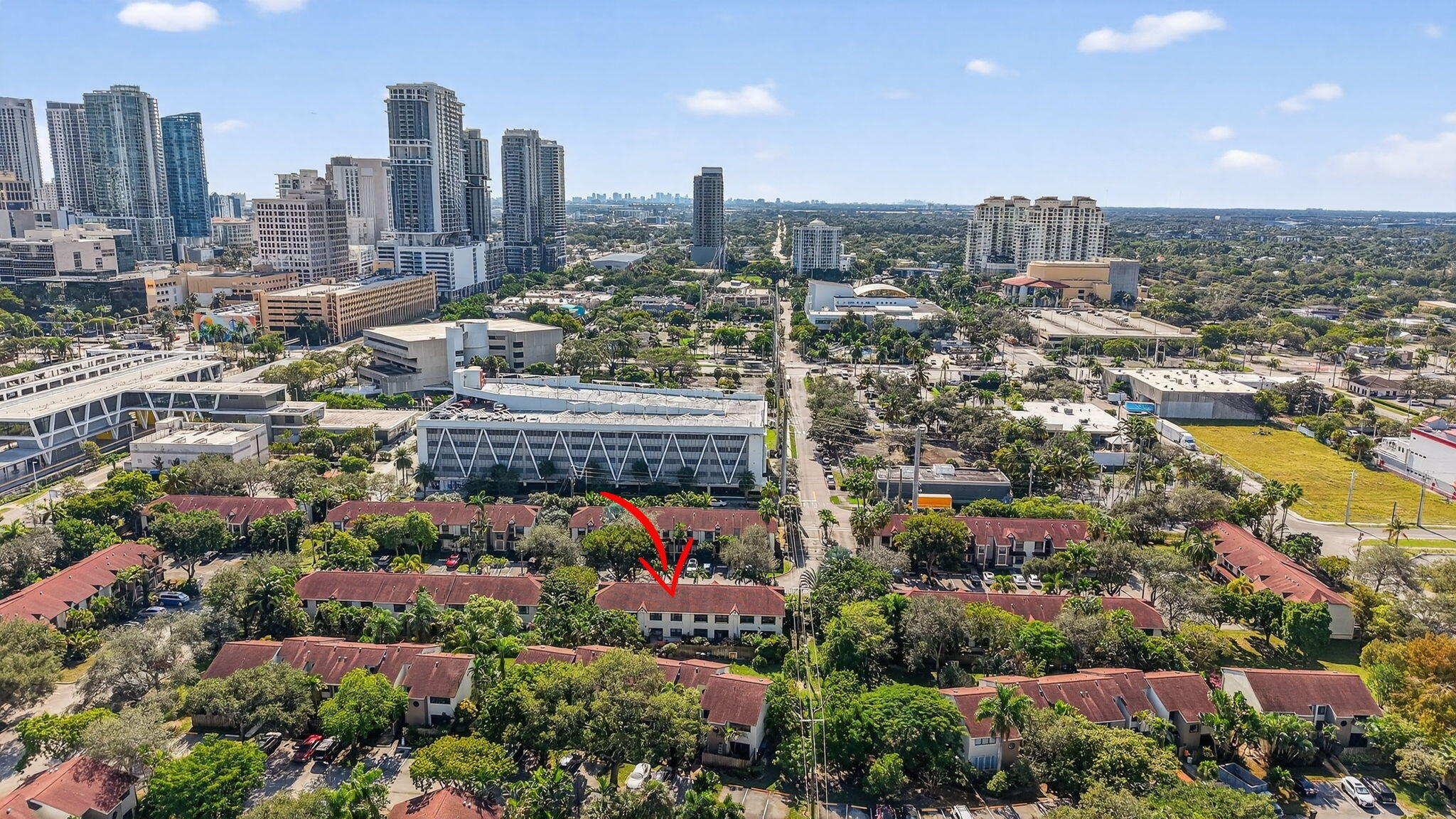 237 City View Drive, Unit 237 Fort Lauderdale, FL 33311 - Photo 68 of 81 a view of a city with tall buildings