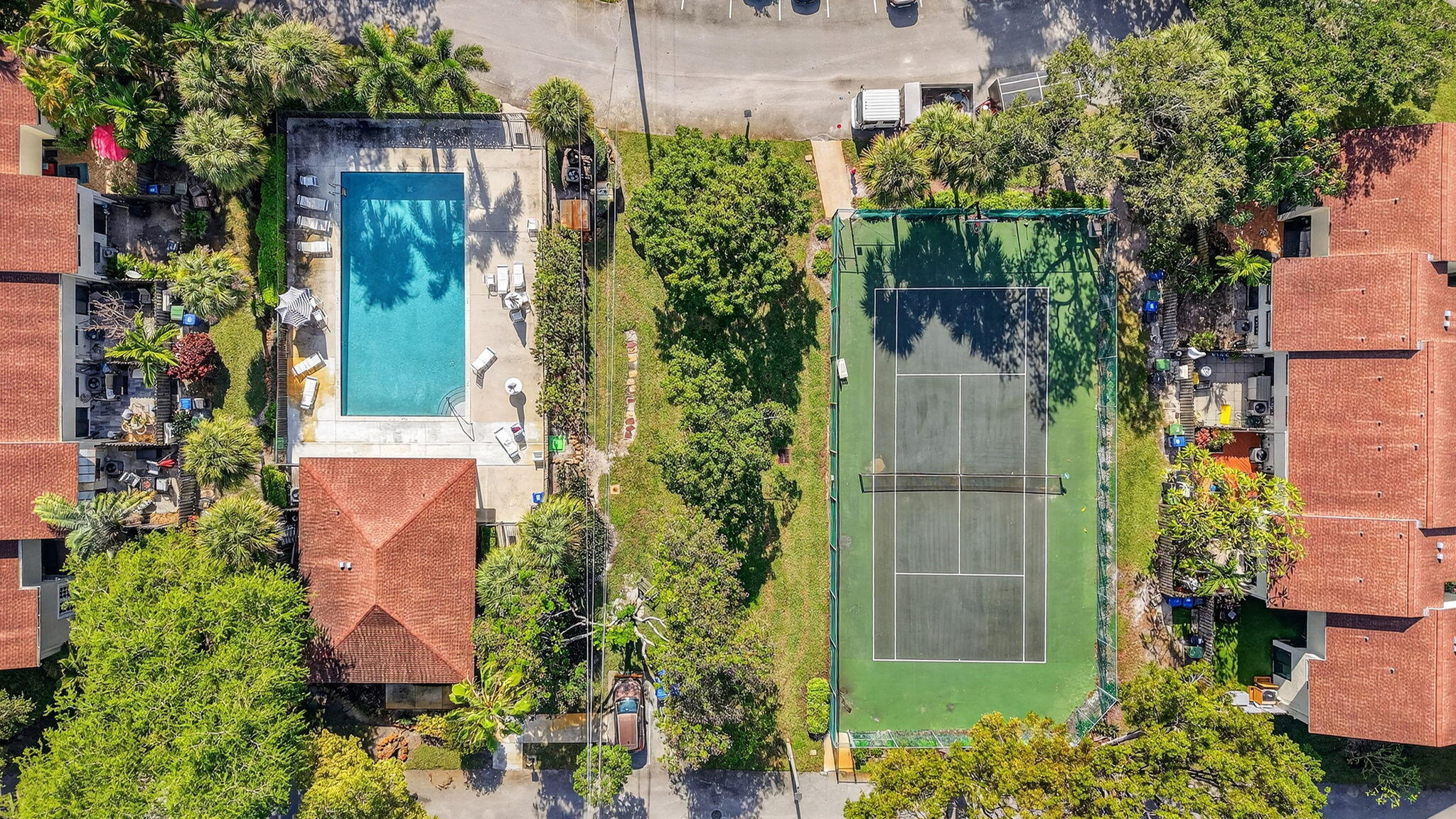 237 City View Drive, Unit 237 Fort Lauderdale, FL 33311 - Photo 73 of 81 an aerial view of a house