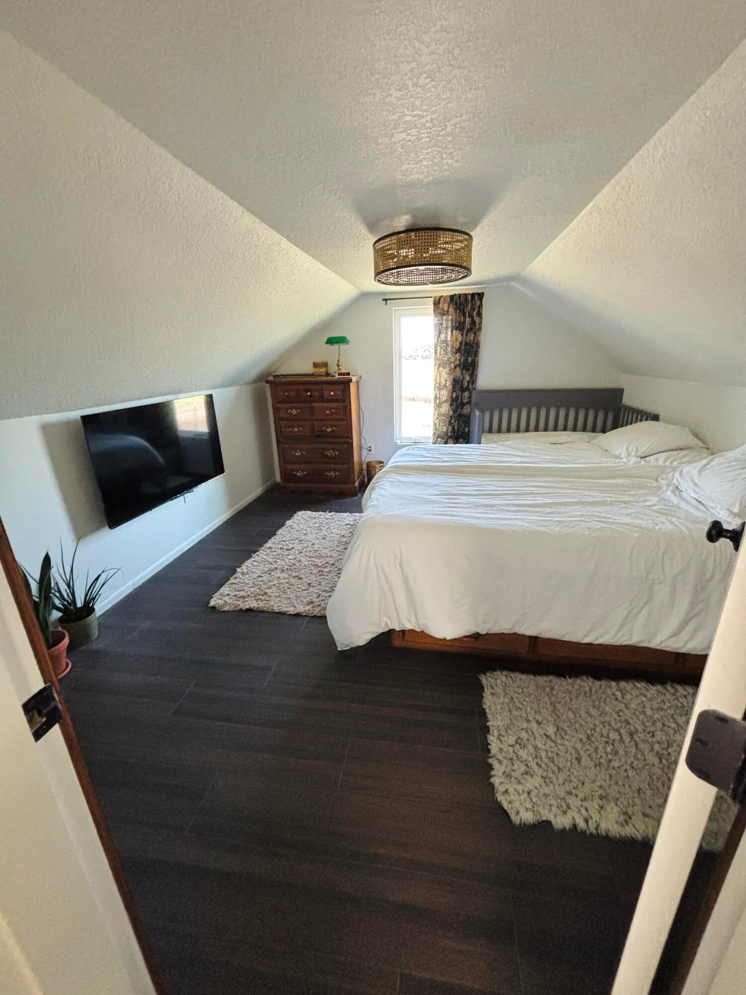 21652 Northeast Butler Market Road Bend, OR 97701 - Photo 24 of 31 Upstairs bedroom