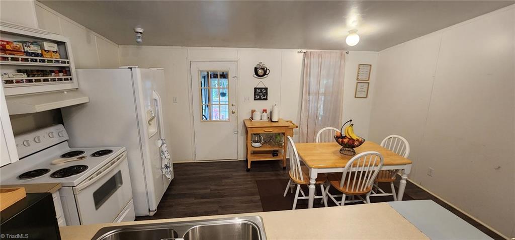 1835 Garner Road Denton, NC 27239 - Photo 5 of 7