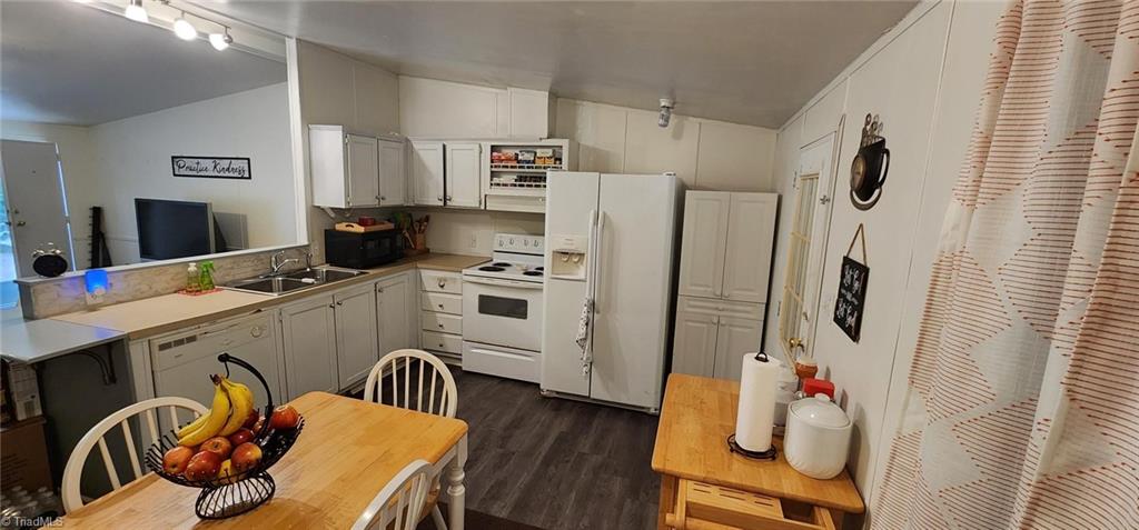 1835 Garner Road Denton, NC 27239 - Photo 6 of 7