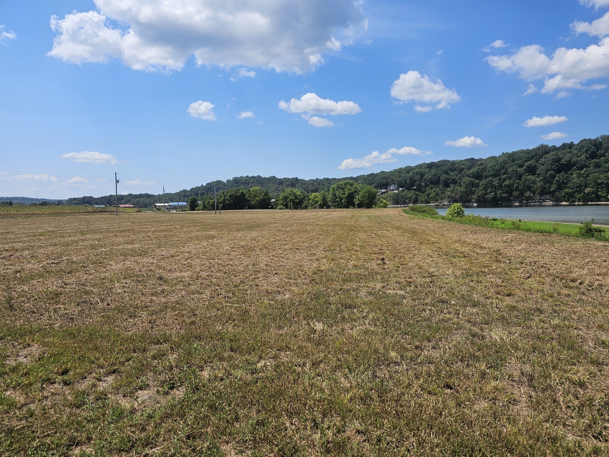 2427 Hardin Bottom River Road Clifton, TN 38425 - Photo 15 of 30 a view of an ocean and a mountain