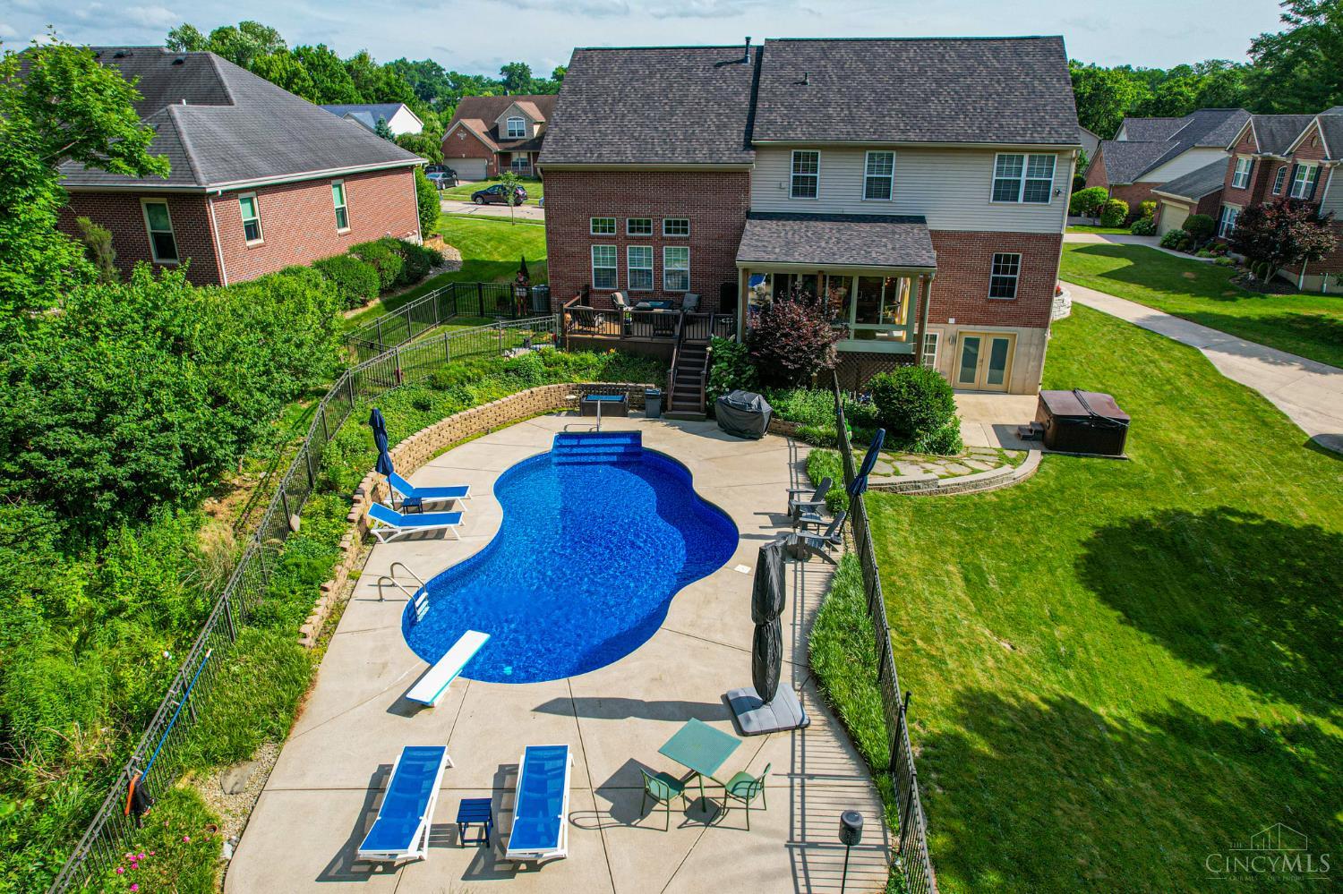 5945 Brierly Ridge Drive Cincinnati, OH 45247 - Photo 7 of 56