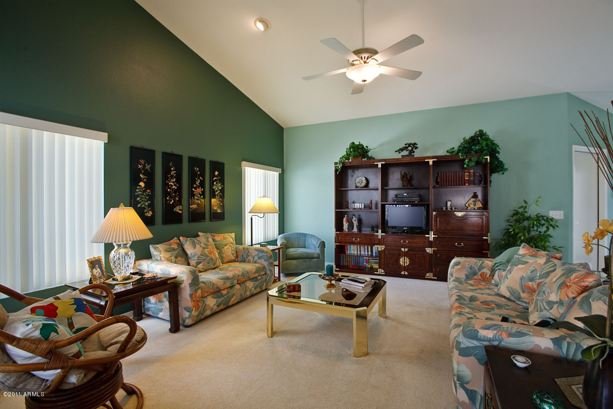 14845 West Merrell Street Goodyear, AZ 85395 - Photo 3 of 13 Great room/living room