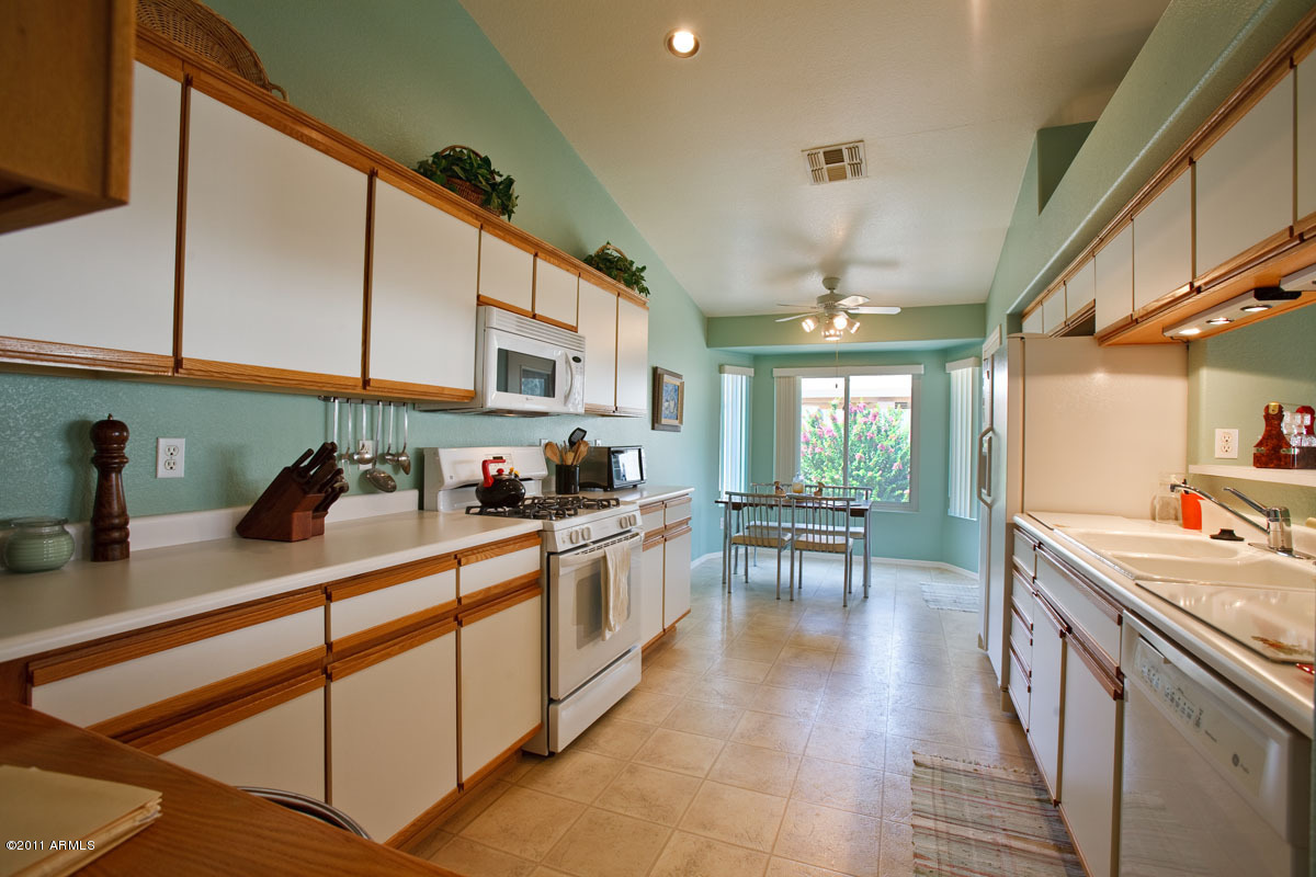 14845 West Merrell Street Goodyear, AZ 85395 - Photo 6 of 13 Kitchen