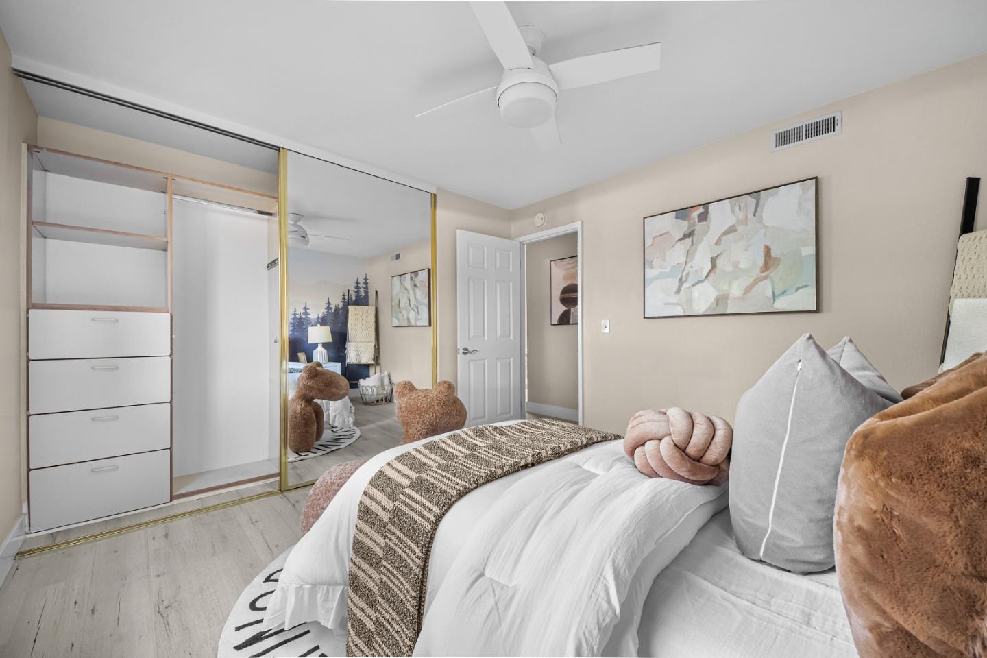 966 Silicon Drive San Jose, CA 95126 - Photo 17 of 31 a bedroom with a bed and a painting on the wall