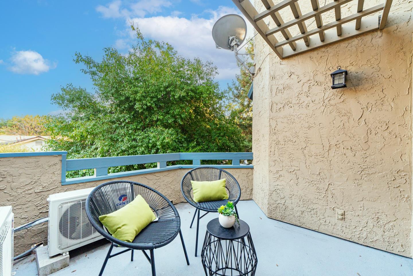 966 Silicon Drive San Jose, CA 95126 - Photo 23 of 31 a balcony with table and chairs