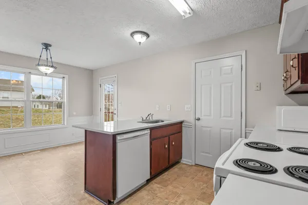 $1,425 | 3437 Kingfisher Drive, Clarksville, TN 37042