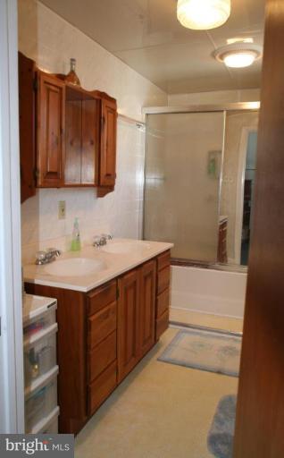 1211 Berk Avenue Rosedale, MD 21237 - Photo 7 of 15 Upper bathroom