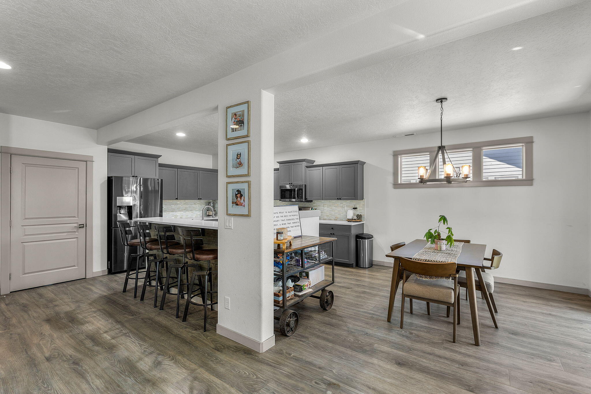 4476 Southwest Salmon Place Redmond, OR 97756 - Photo 13 of 43 2024_09_27_4476_sw_salmon_pl_rdm-29