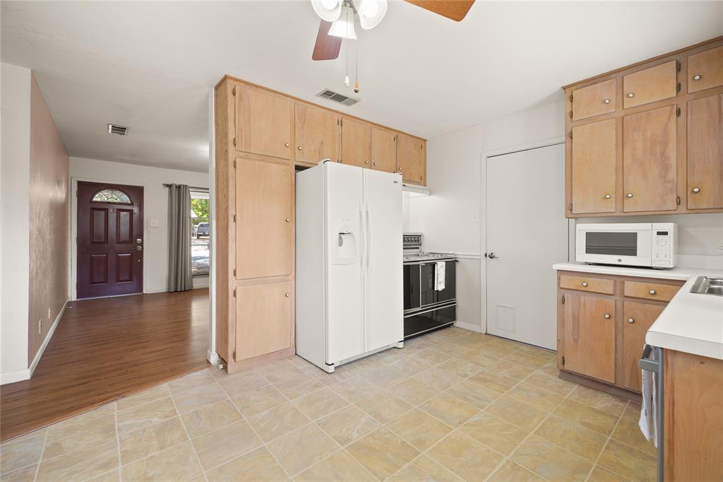 1332 Harrison Lane Hurst, TX 76053 - Photo 14 of 33 Double oven range.