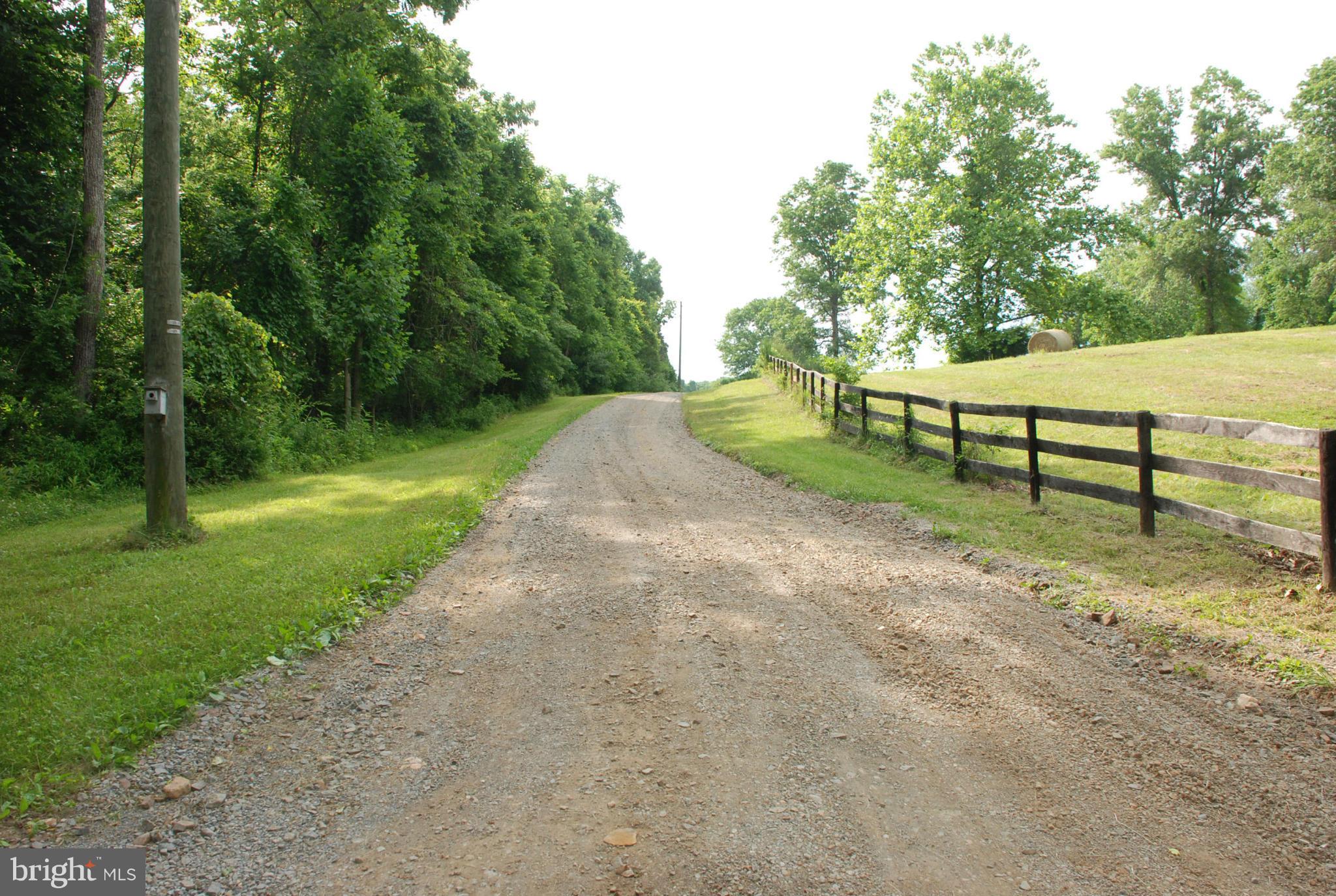 Private Drive Entranceway