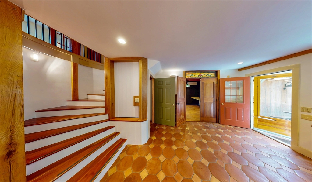 14 Main Street Shelburne, MA 01370 - Photo 5 of 35
