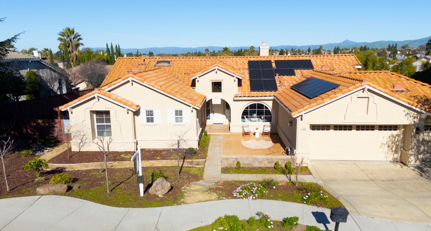 1280 Quail Ridge Way Hollister, CA 95023 - Photo 1 of 59 Gallery Image 1