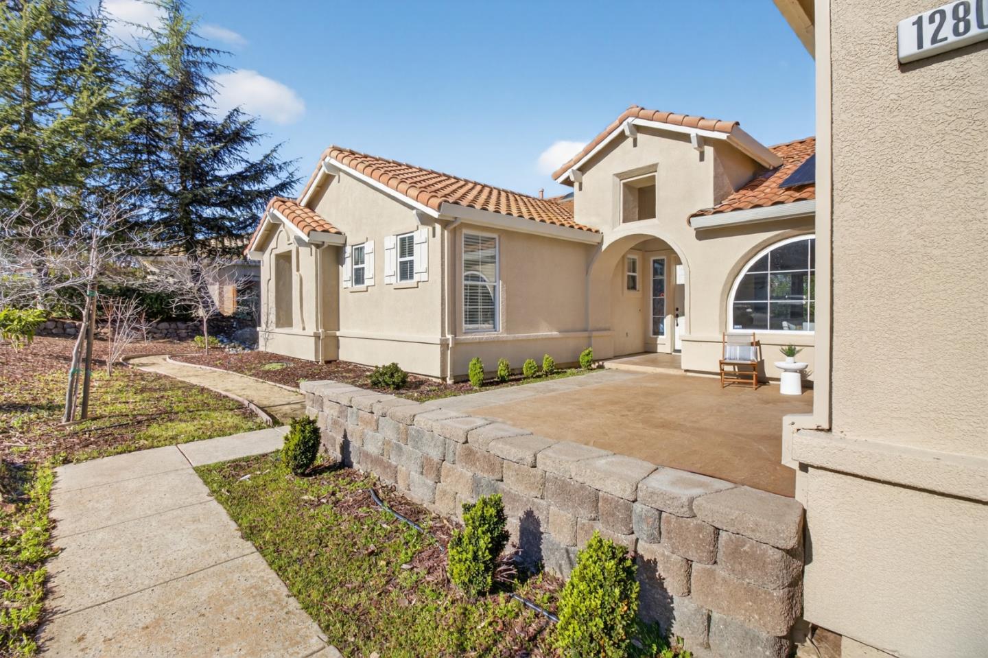 1280 Quail Ridge Way Hollister, CA 95023 - Photo 3 of 59 Gallery Image 3