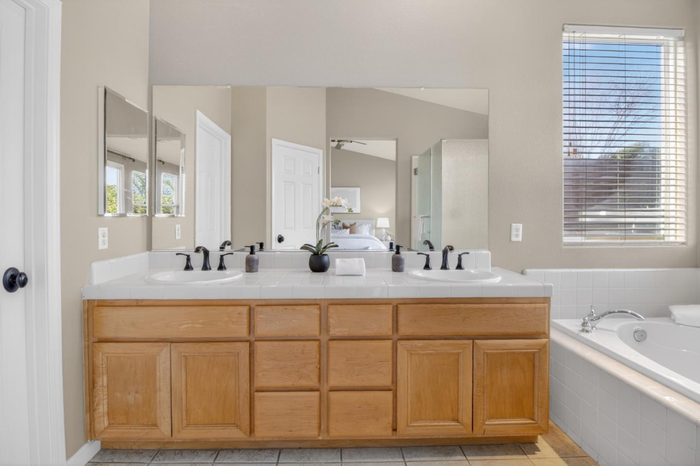 1280 Quail Ridge Way Hollister, CA 95023 - Photo 32 of 59 Gallery Image 32