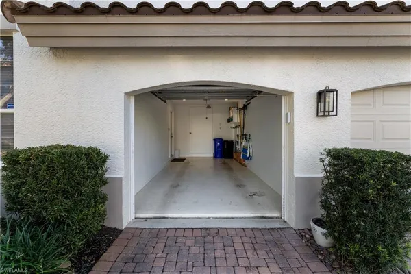 $10,000 | 193 Colonade Circle, Unit 1506, Naples, FL 34103