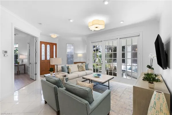 $10,000 | 193 Colonade Circle, Unit 1506, Naples, FL 34103