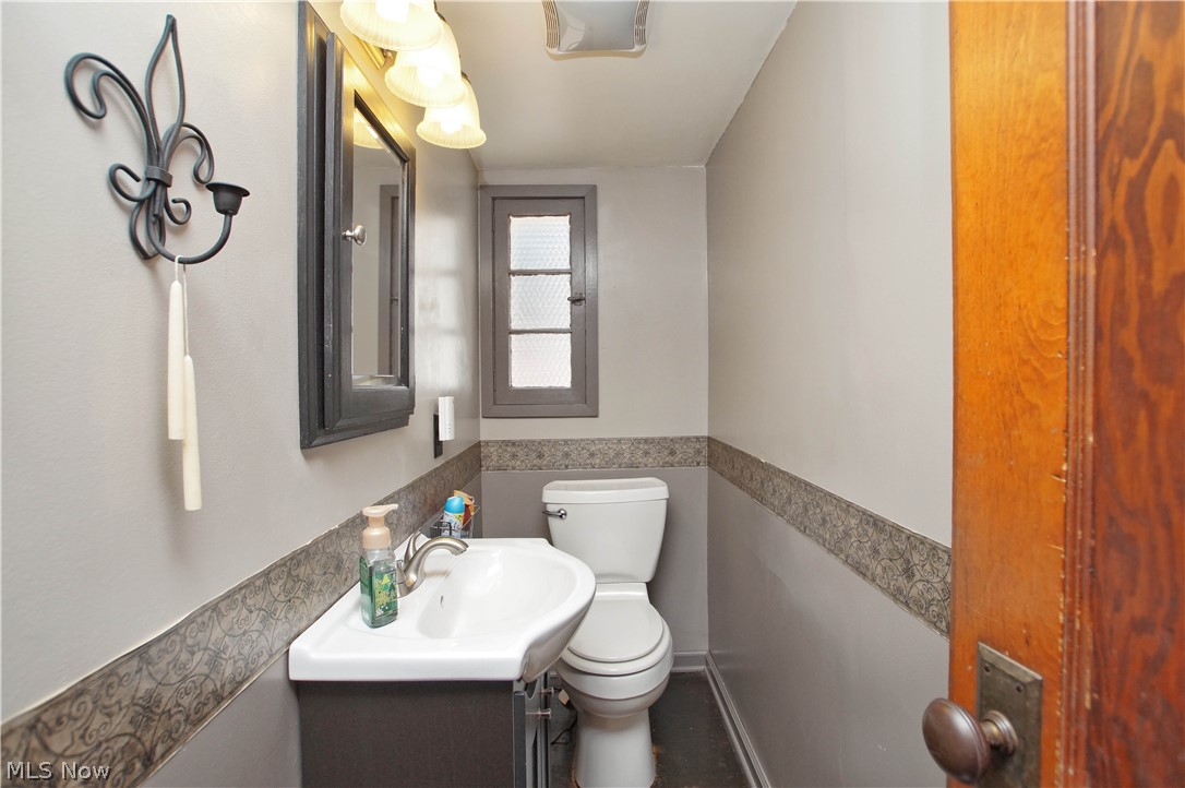 528 East Riddle Avenue Ravenna, OH 44266 - Photo 8 of 30 Gallery Image 8