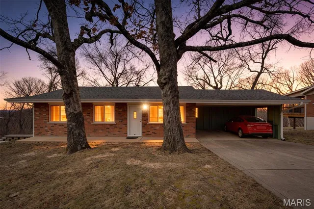 $199,900 | 2917 Raw Wind Drive, High Ridge, MO 63049